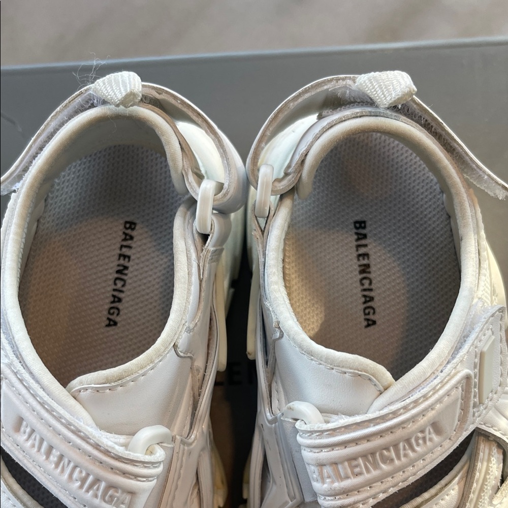 Balenciaga Kids Cream Sandals - Picture 3 of 7